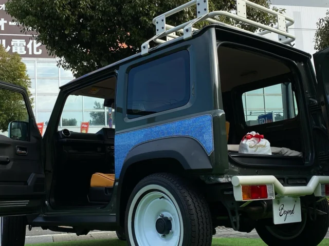 beyond.japan

三木スズキさんにおじゃましてます😊

お近くのジムニーオーナー
お待ちしてます‼️

クリスマスパッケージ📦

#三木スズキ 

#jb64#jb64w
#jb74#jb74w
#jc74#jc74w
#jb64wジムニー
#jb64カスタム
#jb64ジムニー
#jimnysierra 
#jimnynomade 
#jimnylife
#jimnyloves
#jimnyoffroad
#ジムニー
#ジムニー女子
#ジムニー男子
#ジムニーカスタム
#ジムニーライフ
#ジムニーのある生活
#ジムニーのある風景
#ジムニー乗りと繋がりたい
#ジムニーのある暮らし
#兵庫 
#千葉
#富津